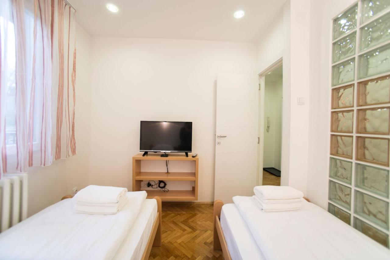 Free.Three Apartment Belgrade Exterior photo